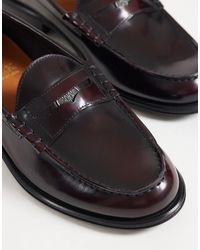 Noak - In portugal gefertigte penny-loafer aus burgunderem leder mit münzdetail - Lyst