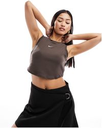 Nike - Essential - débardeur court côtelé - marron baroque - Lyst