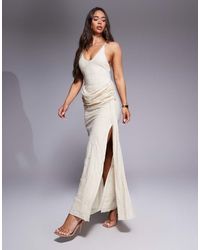 ASOS - Vestito Lungo Color Crema Testurizzato Con Dettaglio Drappeggiato E Incrocio Sul Retro - Lyst
