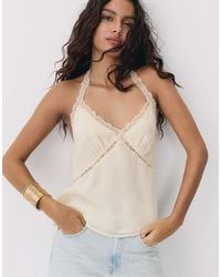 Stradivarius - Top Allacciato Al Collo Écru Con Finiture - Lyst
