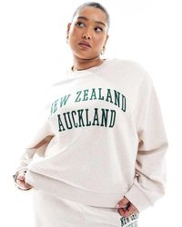 ASOS - Sudadera Color Avena Jaspeado Con Diseño Gráfico "Auckland" Bordado De Asos Design Curve-Marrón - Lyst