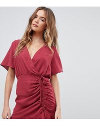 Boohoo Vestitino arricciato rosso con maniche ad ali di angelo