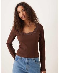 ASOS - Top A Maniche Lunghe Color Cioccolato A Coste Con Scollo Rotondo E Finiture - Lyst