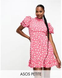 ASOS - Asos design petite - vestito da giorno corto rosa a fiori bianchi con maniche a sbuffo e colletto arricciato - Lyst