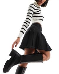 Pieces - Pleated Mini Skirt With Contrast Stich - Lyst