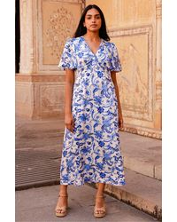 Aspiga - Sustainable Anais Hammered Satin Viscose Short Sleeve Summer Wedding Guest Evening Dress Floral Printed - Lyst
