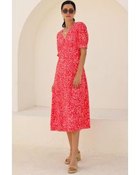 Aspiga - Sustainable Anne Tea Ecovero Viscose Summer Wedding Guest Evening Dress Floral Printed - Lyst