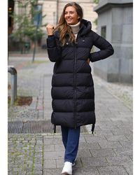 black parajumper coat