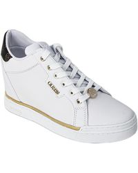 Sneakers da donna Guess, Collezione Estate 2022 - Stileo.it