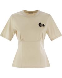 Moncler - Katoenen T -shirt Met Handgemaakte Kralen - Lyst