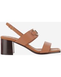 Ferragamo - Sandalias de cuero Ferragamo de Salvatore con logotipo - Lyst