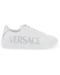 Versace - Greca Sneakers Met Logoprint - Lyst