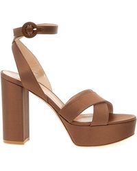 Gianvito Rossi - Sabrina Sandali Marrone-Donna - Lyst