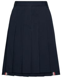 Thom Browne - Bermuda-lengte Geplooide Rok Aan De Voorkant Met Gg-details In Kreukvrij Katoenen Pak - Lyst