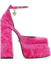 Versace - Medusa Aevitas Velvet Platform Pump - Lyst