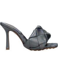 Bottega Veneta - Sandalen Lido Frauen Ledergrau/Auster - Lyst