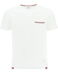 Thom Browne - T -shirt Mit Trikolorentasche - Lyst