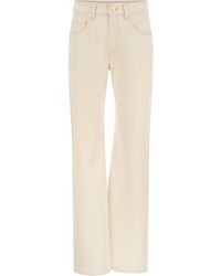 Brunello Cucinelli - Lose Hose im Kleidungsstück gefärbt Komfort Jeans mit glänzendem Tab - Lyst