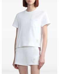Thom Browne - Camiseta de manga corta con bolsillo y corte cuadrado en punto de peso medio - Lyst