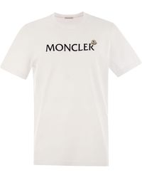 Moncler - T -shirt Met Ingekloten Katoenen Logo - Lyst