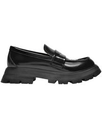 McQueen - Bovenste En Ru Loafers In Zwart Leer - Lyst