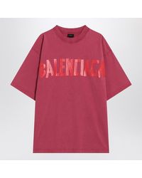 Tシャツ・カットソー Balenciaga Tape Type Raspberry-Coloured T-Shirt Balenciaga Tape Type Raspberry-Coloured T-Shirt in Pink for