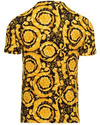 Versace - Black And Yellow Crewneck T-shirt With All-over Barocco Print In Stretch Cotton Man - Lyst