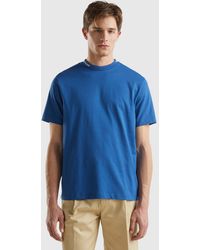Benetton - T-shirt In Blau Mit Stickerei Am Ausschnitt - Lyst