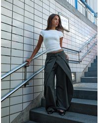 Bershka - Pleated Pants With Double Button - Lyst