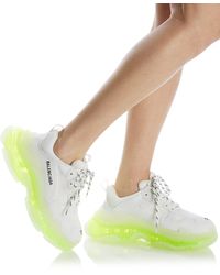 triple s sneaker in beige double foam and mesh