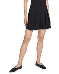 Theory - Pleated Linen Shorts - Lyst