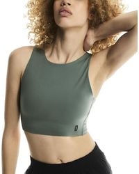 On Shoes - Core 2-In-1 Cropped Top - Lyst