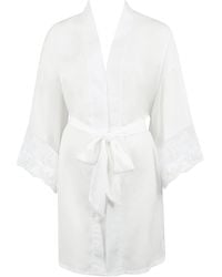 Bluebella - Bluebella kimono marseille satin luxueux blanc - Lyst