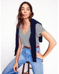 Boden - Short Sleeve V Neck T-Shirt-Denim, Wildflower Bouquet - Lyst