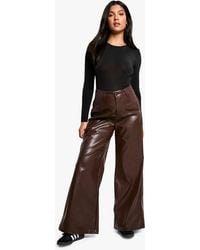 Boohoo - Pantalón Premamá De Pernera Ancha Y Cuero Sintético Sobre La Barriga - Lyst