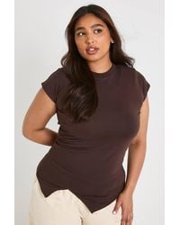 Boohoo - Plus Ruched Side V Hem Cap Sleeve Top - Lyst