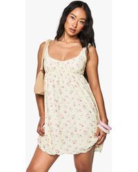 Boohoo - Petite Ditsy Floral Broderie Square Neck Smock Dress - Lyst