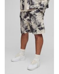 BoohooMAN - Plus lockere Twill-Shorts mit abstraktem Print - Lyst