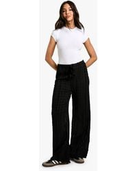 Boohoo - Drawstring Crinkle Texture Trouser - Lyst