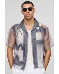 BoohooMAN - Kurzärmliges kastiges Oversize Hemd mit Organza-Applikation - Lyst