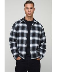 BoohooMAN - Tall kariertes Overshirt mit Aufnäher - Lyst