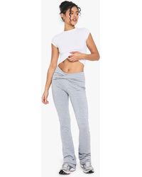 Boohoo - Pantalón De Campana De Tela Jersey Y Tela Doble Con Nudo - Lyst