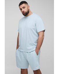 Boohoo - Conjunto Plus De Pantalón Corto Y Camiseta Con Bordado Man - Lyst