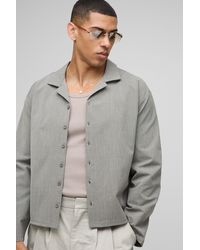 BoohooMAN - Langärmliges kastiges Oversize Seersucker-Hemd mit Streifen - Lyst