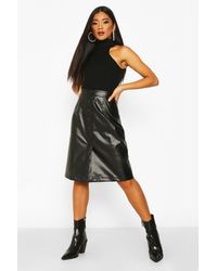 Boohoo Womens Midirock im Leder-Look mit Knopfleiste vorn - Schwarz