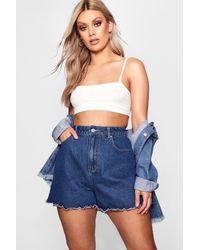 Boohoo Womens Plus Scallop Hem Denim Shorts - Blue