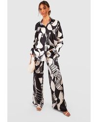 Boohoo - Mono Abstract Print Relaxed Fit Wide Leg Pants - Lyst