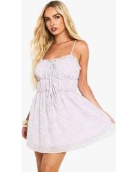 Boohoo - Ditsy Floral Textured Ruched Tie Mini Smock Dress - Lyst