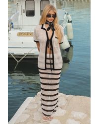 Boohoo - Conjunto Coordinado De Falda Maxi De Rayas Y Camisa Oversize De Croché Con Atadura Frontal - Lyst