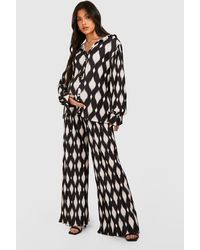 Boohoo - Maternity Printed Plisse Oversized Shirt And Trouser Co-ord - Lyst